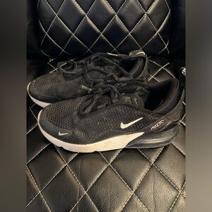Nike Air Max 270 Youth Size 2.5Y
